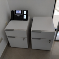 Lote 010 - Cajonera (Credenza Móvil)