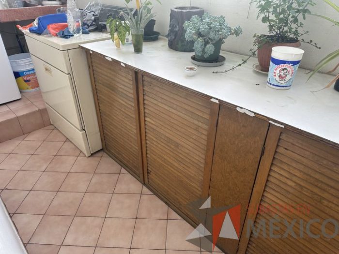 Lote 024 - Credenza con 3 puertas - Imagen 5