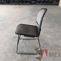 Lote 008 - Silla fija, asiento y respaldo en tela color gris - Imagen 5