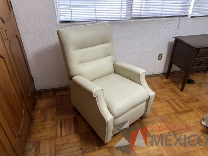 Lote 004 - Sillón de 1 plaza en piel - Imagen 4