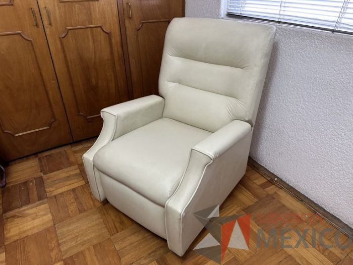 Lote 004 - Sillón de 1 plaza en piel - Imagen 5