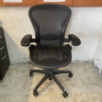 Lote 058 - Silla Herman Miller Aeron