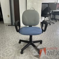 Lote 004 - 3 Sillas con ruedas, descansabrazos, asiento y respaldo - Imagen 16