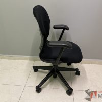 Lote 033 - Silla operativa con ruedas, descansa brazos, respaldo y asiento en tela - Imagen 8