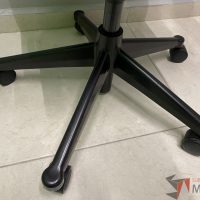 Lote 033 - Silla operativa con ruedas, descansa brazos, respaldo y asiento en tela - Imagen 7