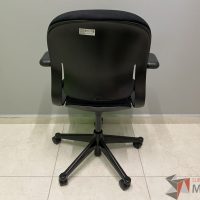 Lote 033 - Silla operativa con ruedas, descansa brazos, respaldo y asiento en tela - Imagen 2