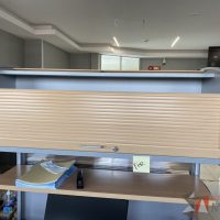 Lote 011 - Estación de trabajo para 2 personas con 2 gaveta de 1 puerta y entrepaño - Imagen 4