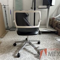 Lote 004 - 3 Sillas con ruedas, descansabrazos, asiento y respaldo - Imagen 3