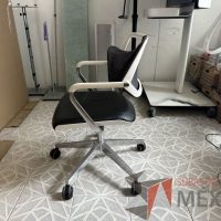 Lote 004 - 3 Sillas con ruedas, descansabrazos, asiento y respaldo - Imagen 2