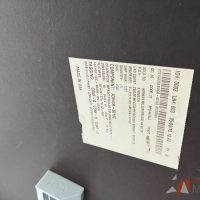 Lote 007 - Mesa de sala de juntas para 16 personas con accesorios para conexiones y base metálica - Imagen 5