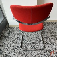 Lote 089 - Silla de vista Haworth con base tipo trineo asiento y respaldo en tela naranja - Imagen 2