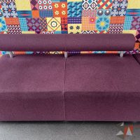 Lote 115 - Sillón de dos plazas con respaldo y asiento color morado - Imagen 6