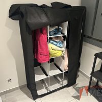 Lote 009 - 2 Closets portátiles
