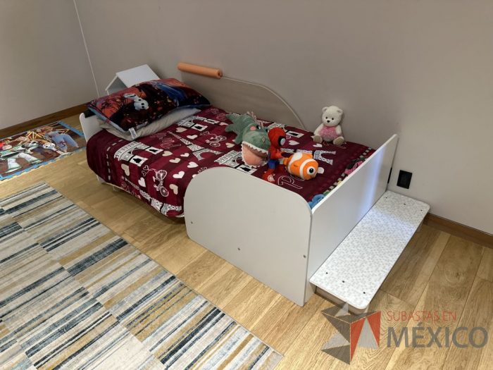 Lote 005 - Cama individual para niño con buró en forma de casa con 1 cajón - Imagen 3