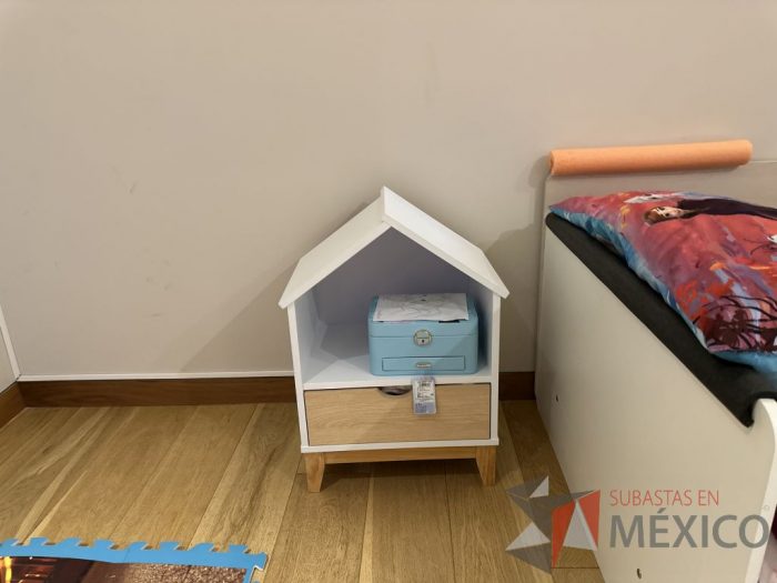 Lote 005 - Cama individual para niño con buró en forma de casa con 1 cajón - Imagen 5