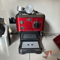 Lote 010 - Cafetera para Espresso y Capuccino OSTER, Modelo: BVSTECMP65R