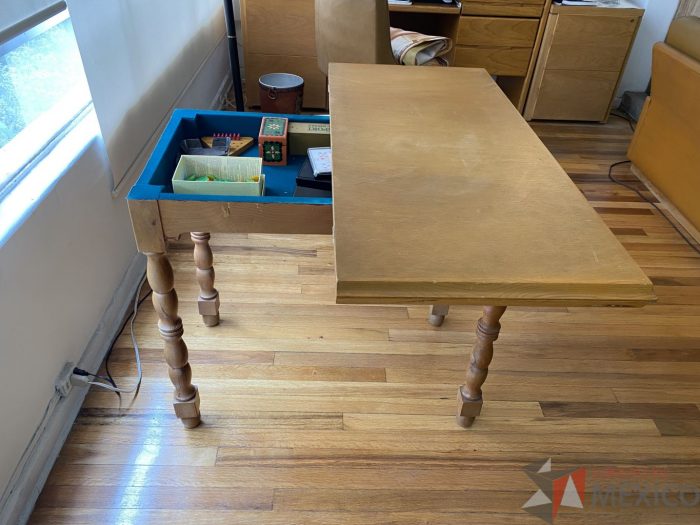 Lote 022 - Mesa de juegos belga con un cajón secreto para guardar cartas, fichas, etc... - Imagen 6