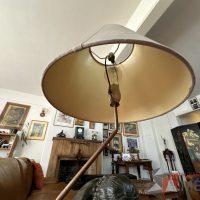 Lote 020 - Lámpara con escultura El niño de la espina - Imagen 5