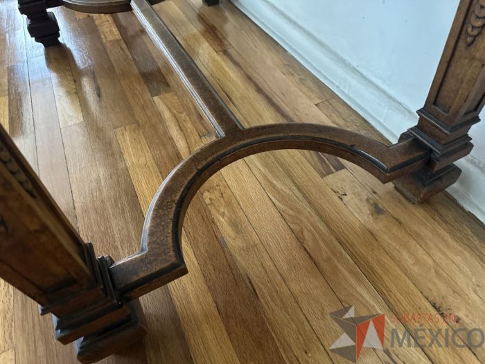 Lote 024 - Mesa francesa con 4 patas, labrada en madera en el siglo XIX - Imagen 9