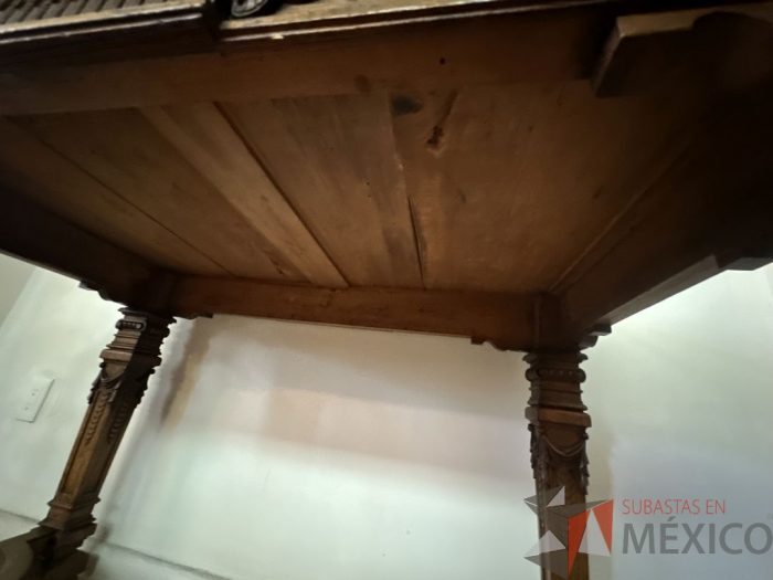 Lote 024 - Mesa francesa con 4 patas, labrada en madera en el siglo XIX - Imagen 11