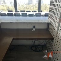 Lote 019 - Mueble de recepción con cubierta tipo mármol en escuadra - Imagen 6