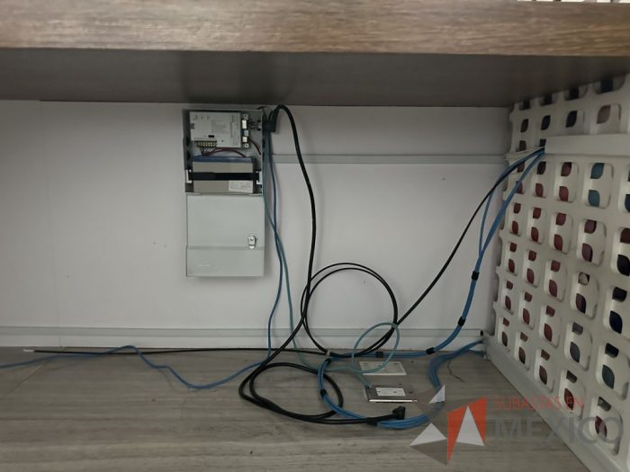 Lote 019 - Mueble de recepción con cubierta tipo mármol en escuadra - Imagen 7