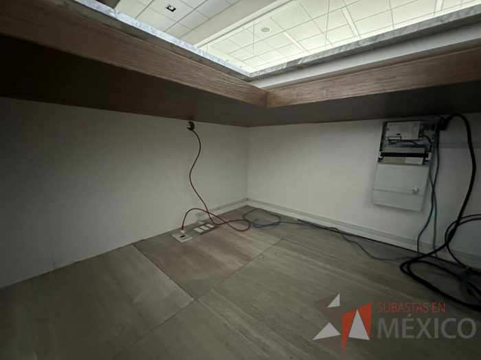 Lote 019 - Mueble de recepción con cubierta tipo mármol en escuadra - Imagen 8