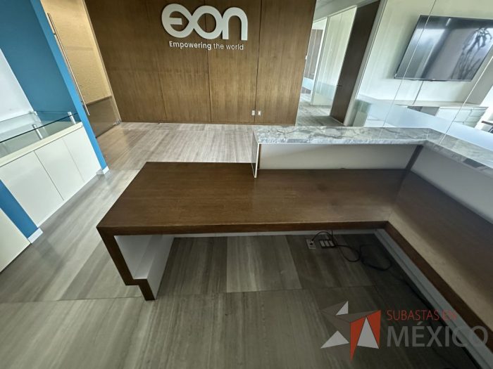 Lote 019 - Mueble de recepción con cubierta tipo mármol en escuadra - Imagen 10