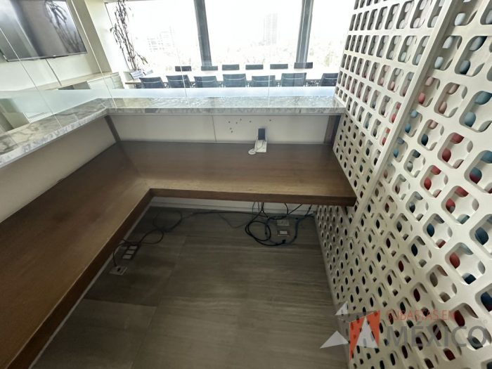 Lote 019 - Mueble de recepción con cubierta tipo mármol en escuadra - Imagen 12