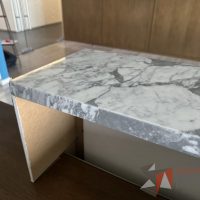 Lote 019 - Mueble de recepción con cubierta tipo mármol en escuadra - Imagen 16
