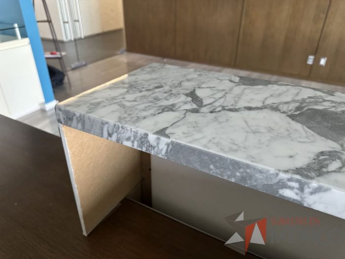 Lote 019 - Mueble de recepción con cubierta tipo mármol en escuadra - Imagen 16