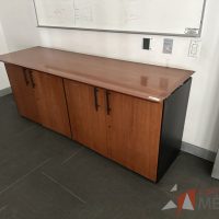 Lote 039 - Credenza con 4 puertas y cubierta - Imagen 3