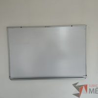 Lote 042 - Pizarrón blanco
