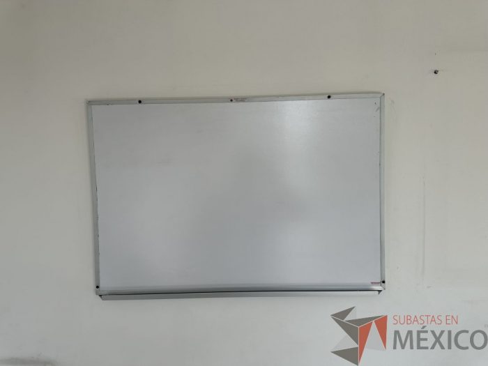 Lote 042 - Pizarrón blanco