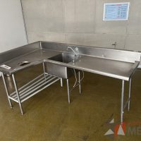 Lote 020 - Mesa de acero inoxidable con tarja