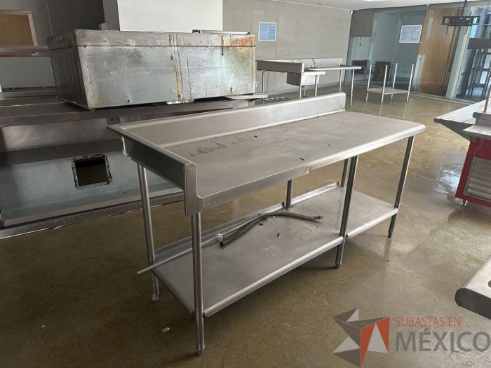 Lote 022 - Mesa de acero inoxidable - Imagen 3